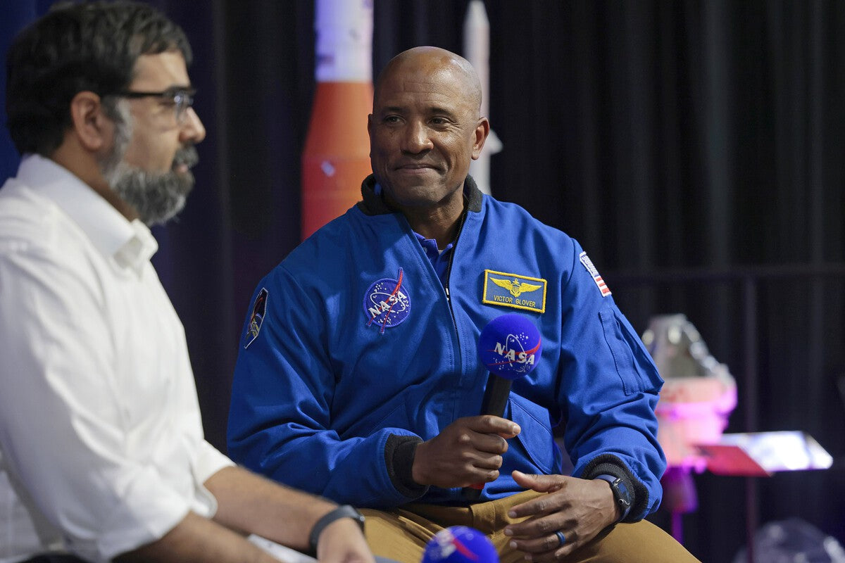 NASA's Lunar South Pole Landing Plan Draws Astronaut Pushback