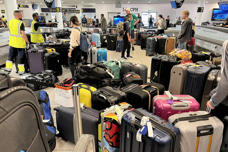 Tying Ribbons to Luggage at the Airport: Why It's a Bad Idea