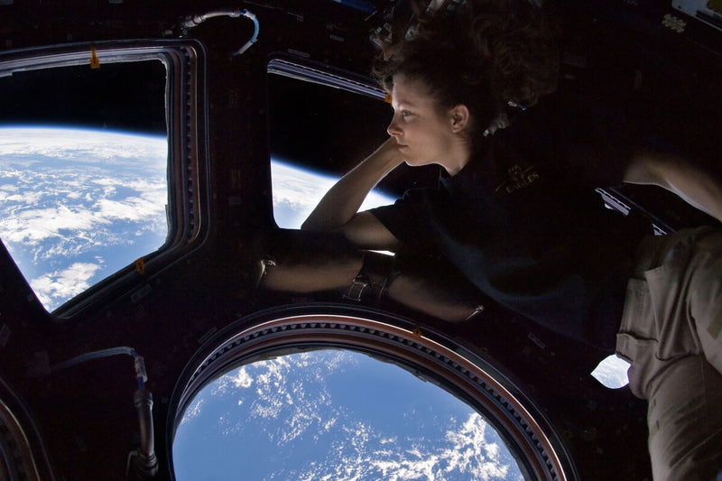 Spacecraft Windows: Why Astronauts Need Them and Installation Challenges