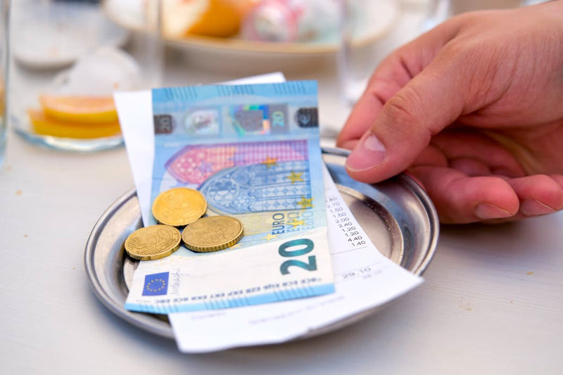 Spain's Tax Agency Forces Workers to Declare Tips as Income
