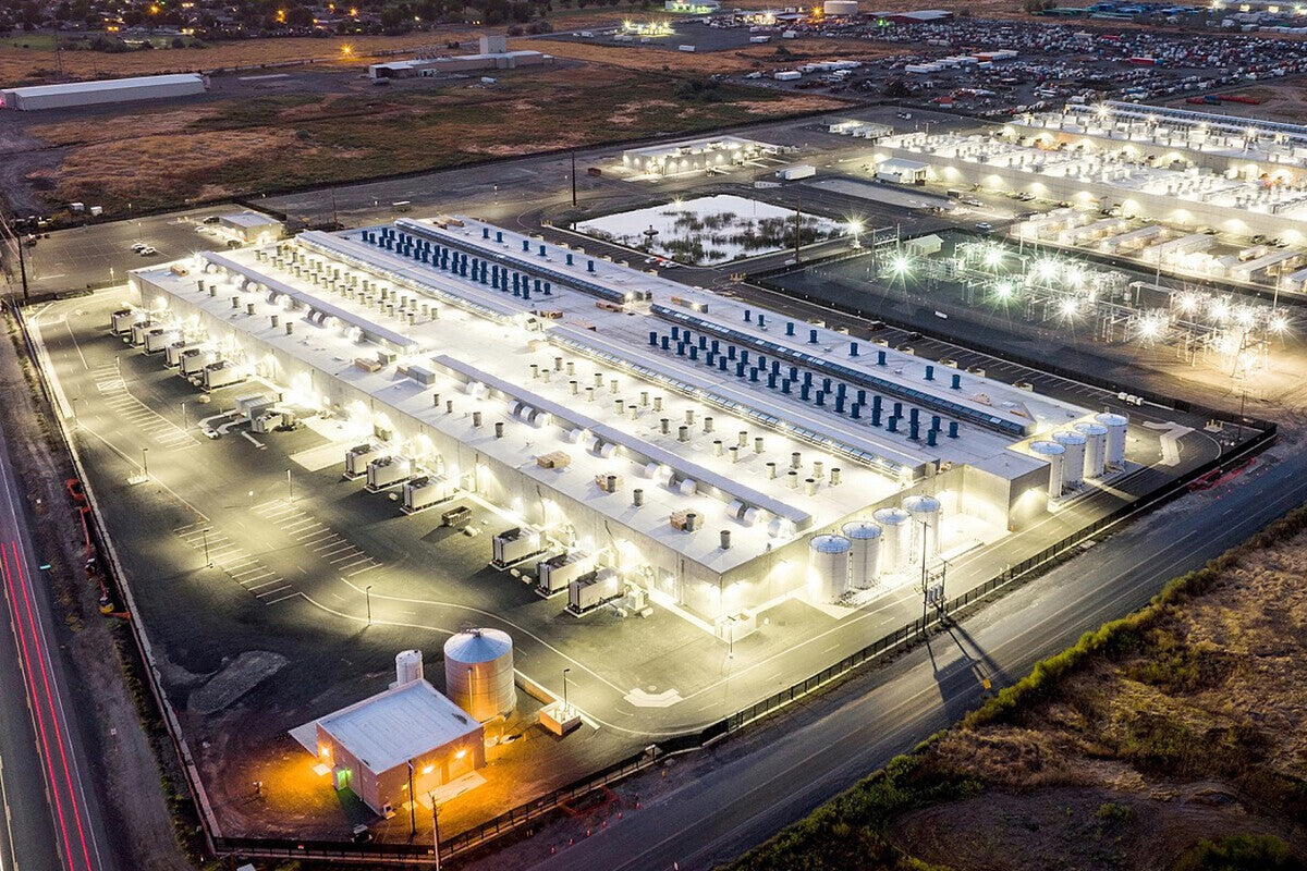 Amazon Data Centers Ignite Tax Revolt in Aragon Towns