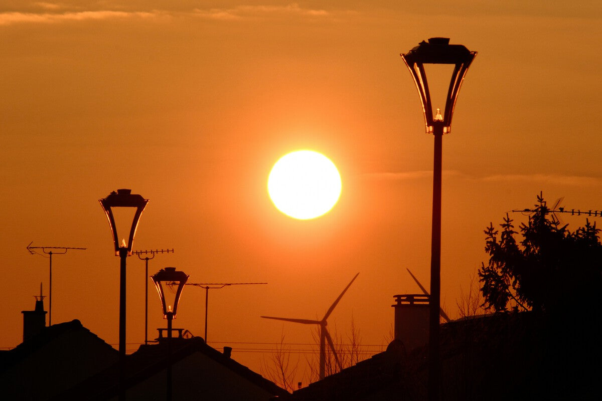 France's 800 Hours of Free and Negative Electricity Prices Explained