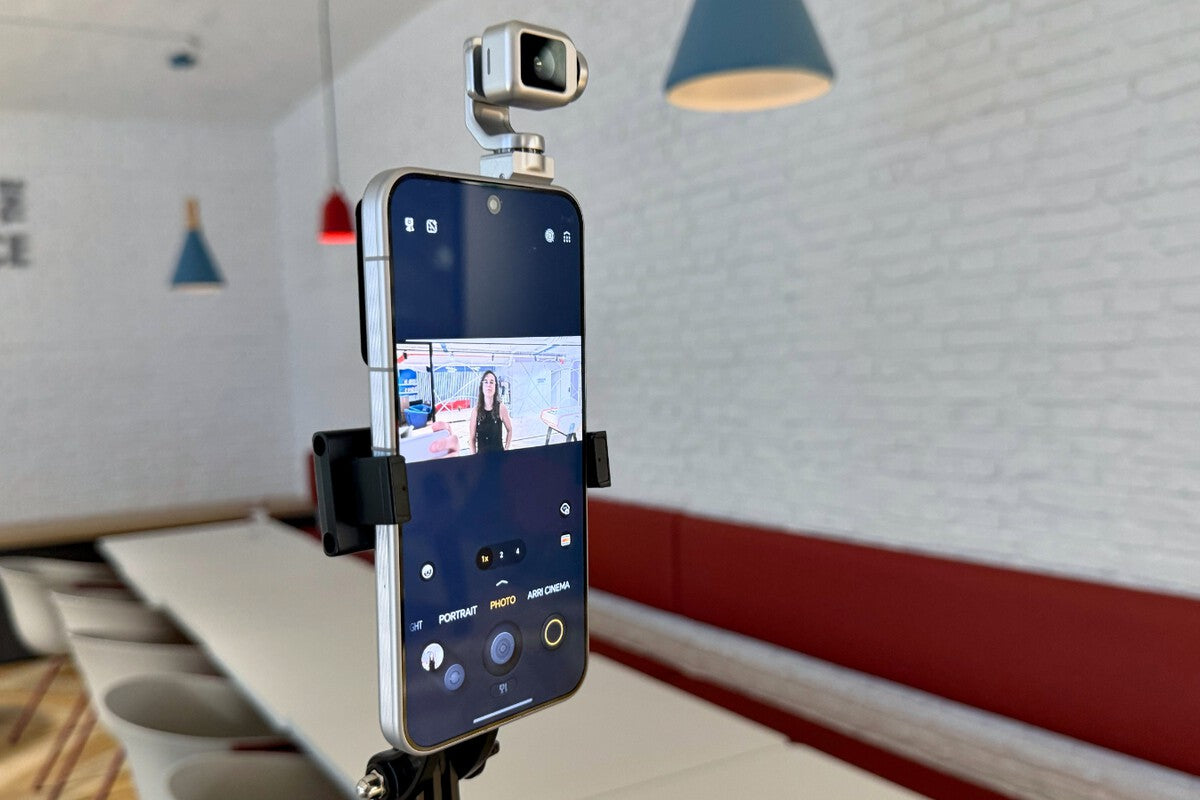 Honor Robot Phone Review: 8 Ways It Stands Out From the Crowd
