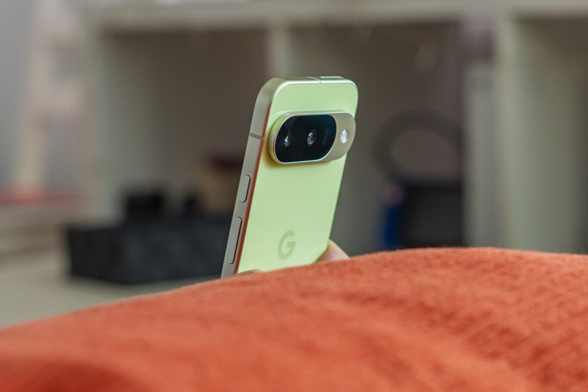Google Pixel 10 Deal: High-End Compact Phone at Mid-Range Price