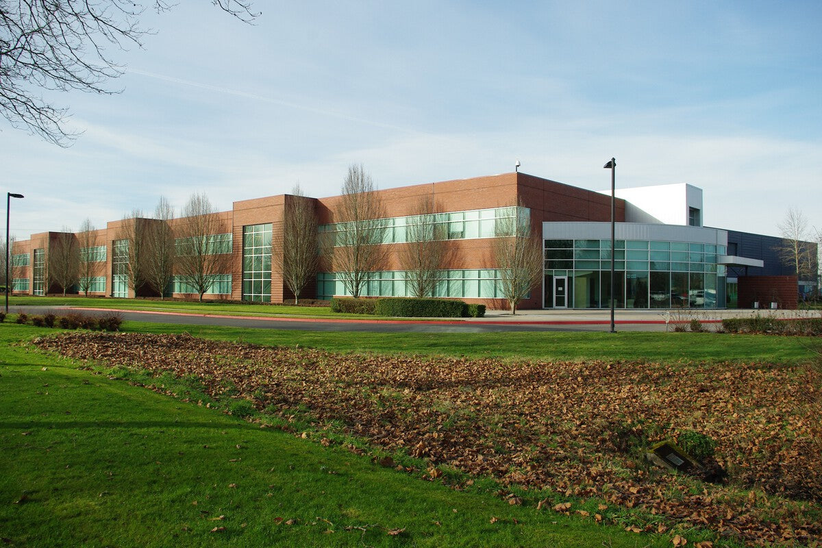 Data Center Maintenance Technicians Earn 42% More Than Peers