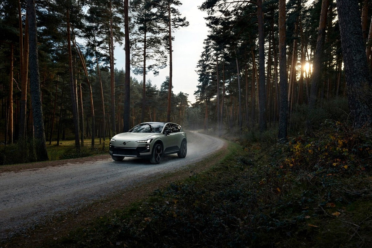 Volvo EX60 Launches Four New Road Hazard Alerts for Safer Driving