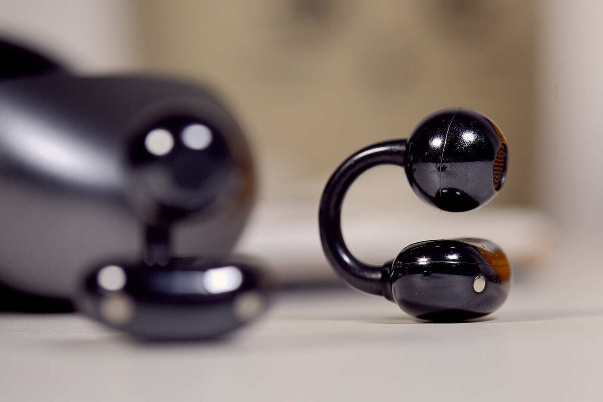 Clip-On Earbuds: The Comfort-First Alternative to Noise Cancellation