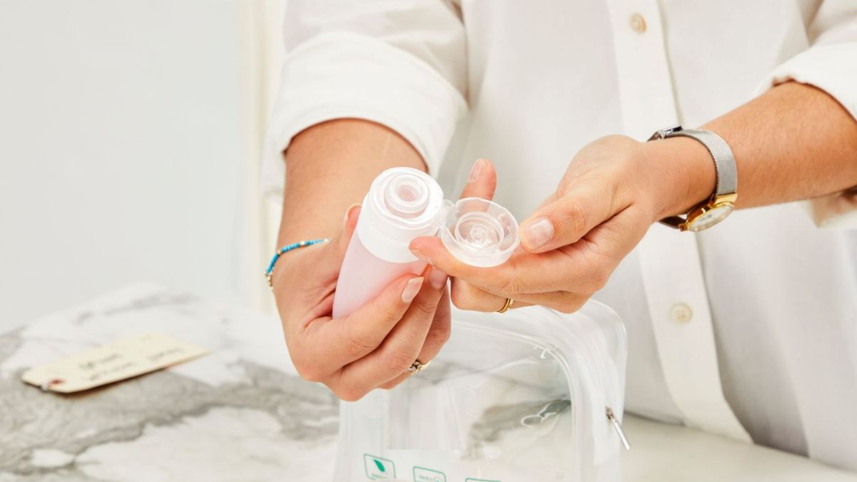15 Best TSA Approved Travel Toiletry Bottles in 2025 (Reviews)