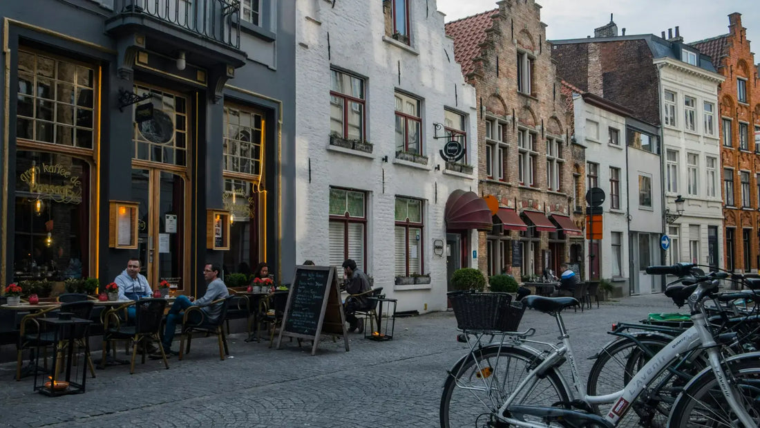Bruges appeals to tourists not to steal paving stones
