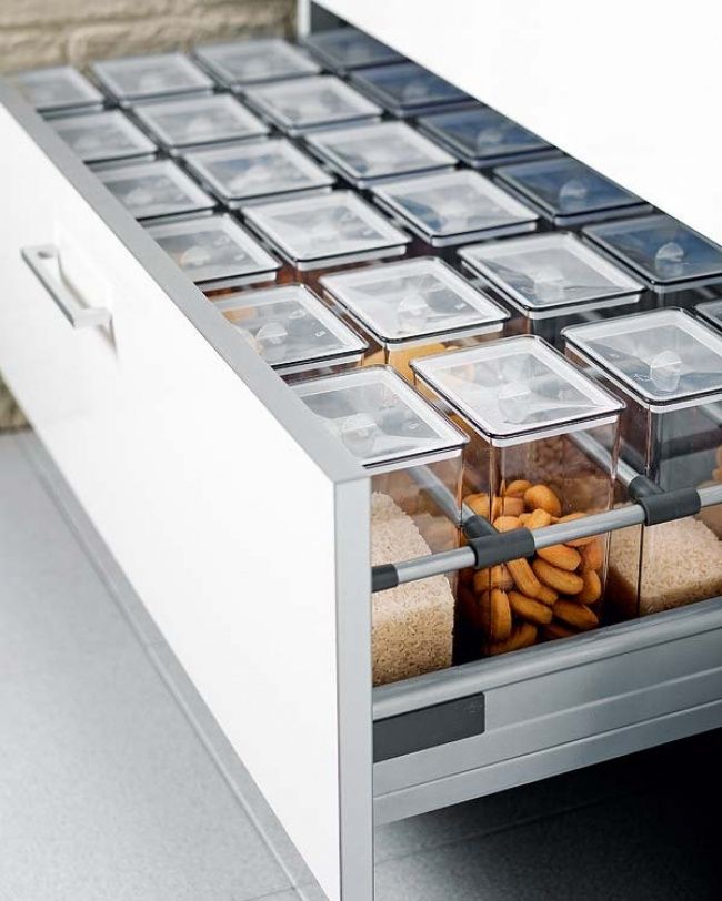 12 Tricks to Save Space in the Kitchen - grandgoldman.com