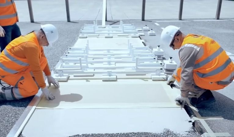 Roads with Futuristic Technology to Take Care of the Environment - grandgoldman.com