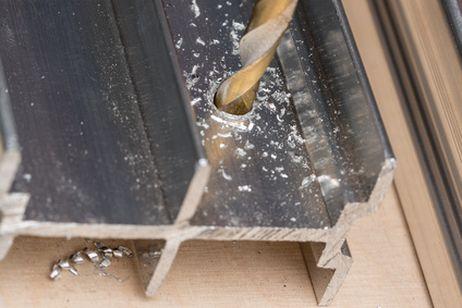 How to make holes in metal correctly - grandgoldman.com