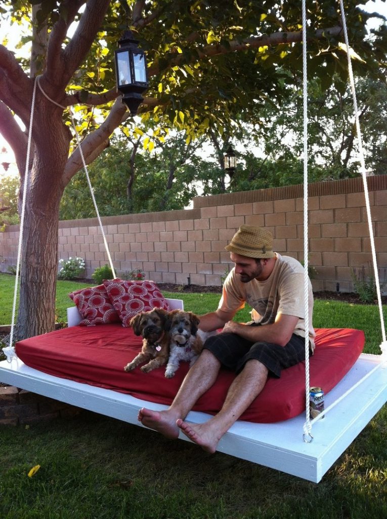 Stunning Hammocks Made from Recycled Pallets - grandgoldman.com