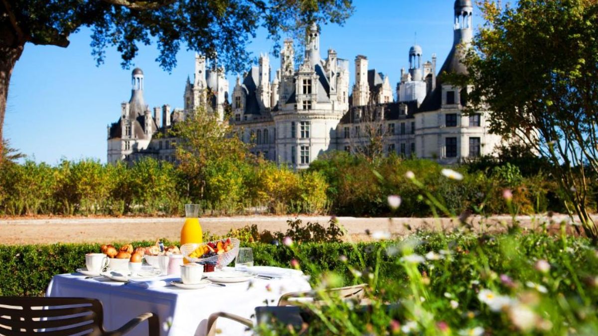 26 Best France Castle Hotels Where You can Sleep - Grand Goldman