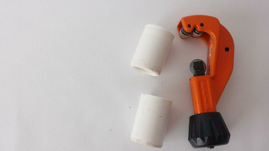 Learn how to cut PVC pipes and reuse them in great ideas - grandgoldman.com