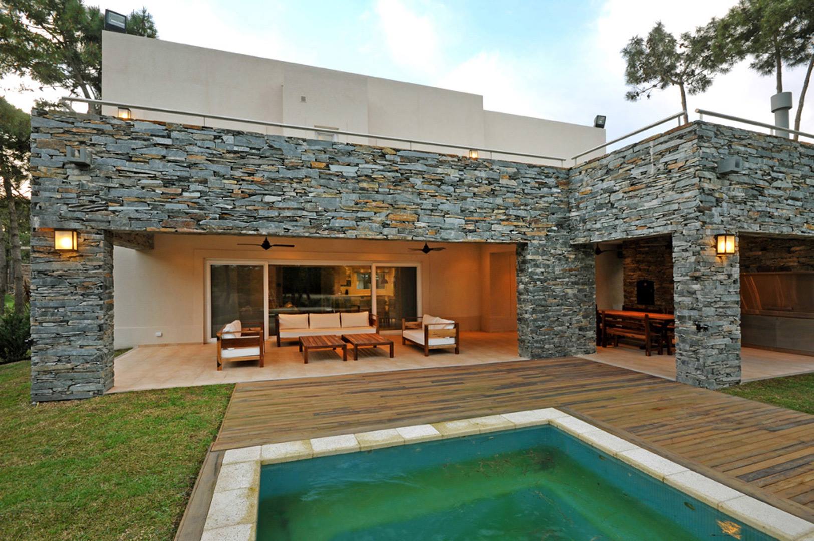 9 surprising houses with stone cladding - grandgoldman.com