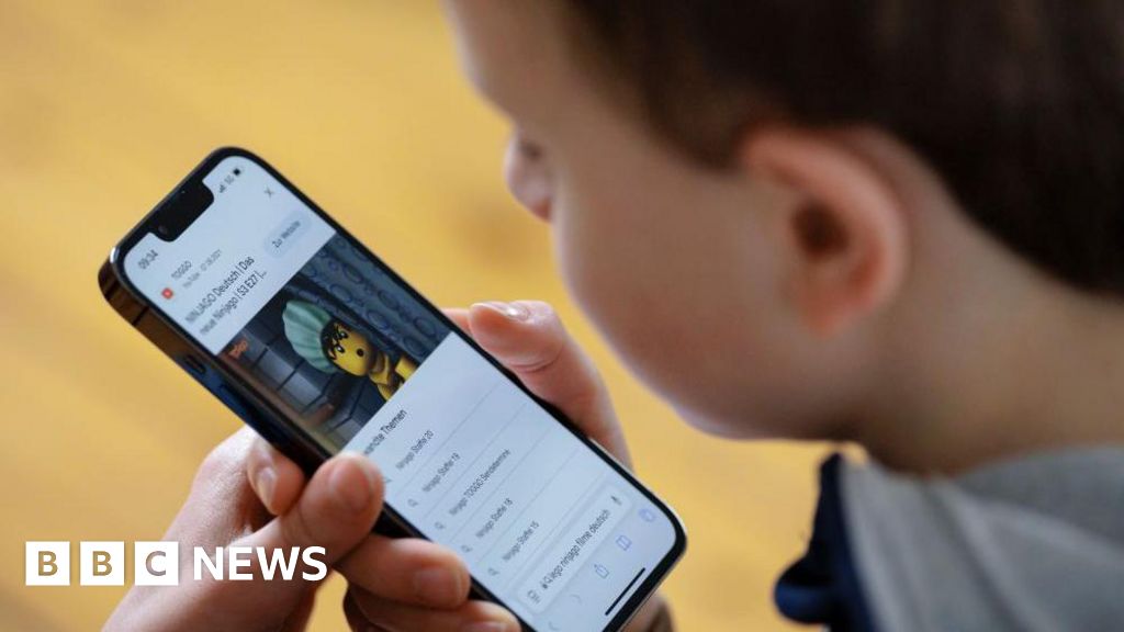 Austria Moves to Ban Social Media for Under-14s - grandgoldman.com