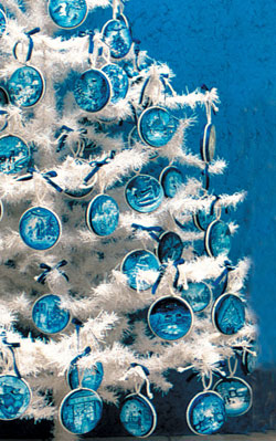 Upcycled Christmas Decorations: Elegant DIY Ornaments from Cheese Boxes