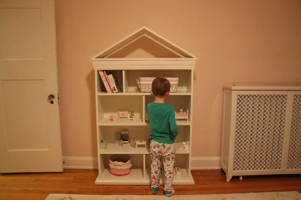 How to Make a Cute Wooden Dollhouse! - grandgoldman.com