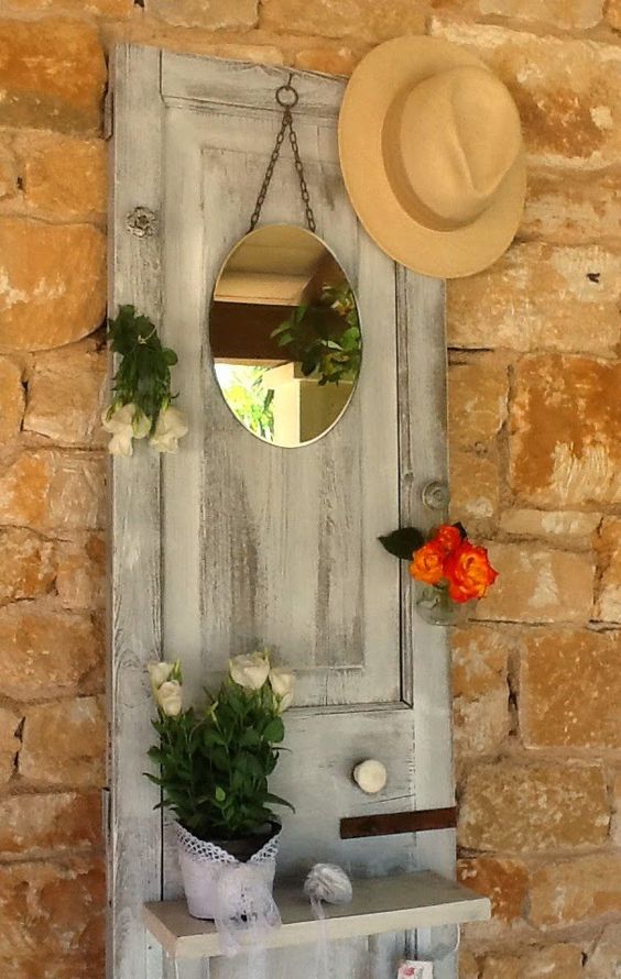 16 ideas that you can do with an old door - grandgoldman.com