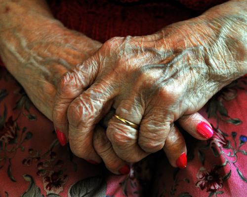 England's North-South Life Expectancy Gap Widens Despite Record