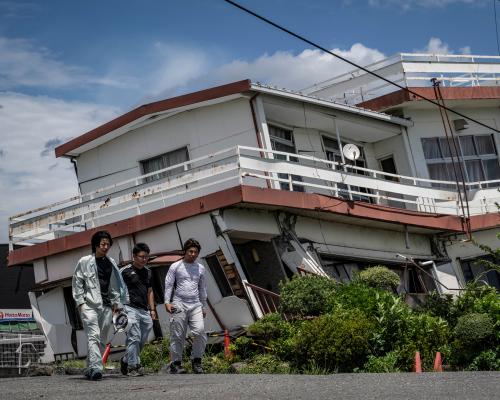 Japan Earthquake Death Toll Rises to 30 as Rescue Efforts