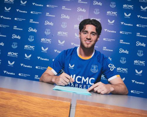 Everton Sign Hackney Tottenham Confirm Fernandes Transfer - grandgoldman.com