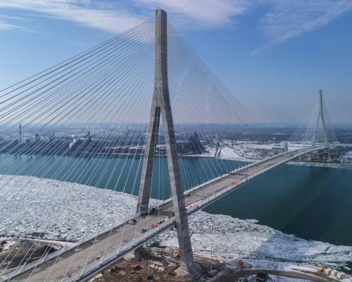 US-Canada Bridge Delay Sparks Quid Pro Quo Allegations