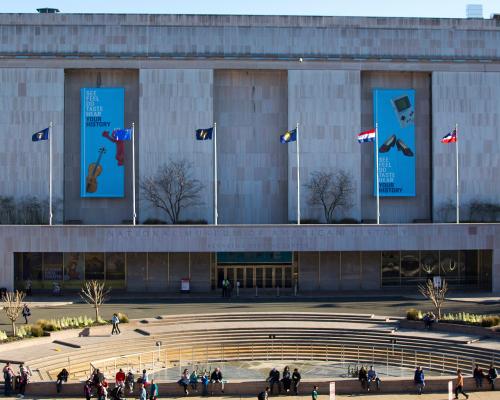 Trump Orders Signs at Smithsonian Over Museum Inaccuracies