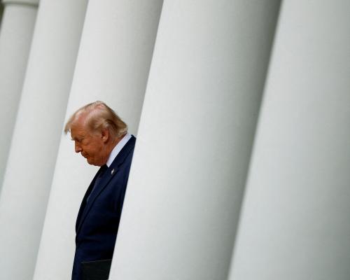 Democrats Urge Trump to End Iran War After Troop Deaths