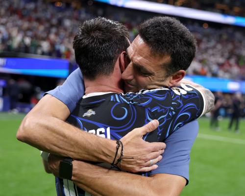 Argentina Embrace Chaos to Ride Wave to Another Final
