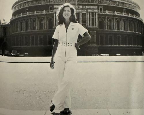 Elkie Brooks Reflects on Guinness and Brandy Before Stage