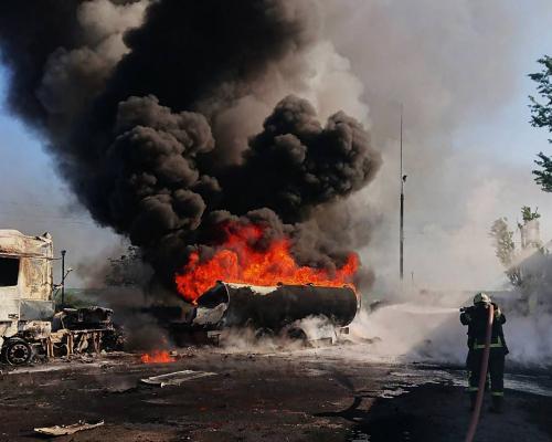 Three Day Ceasefire Ends as Russia Launches Fresh Attacks on Ukraine - grandgoldman.com
