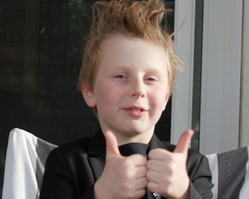 Eastern Rosellas Boy's Song Goes Viral, Covered by Ben Lee