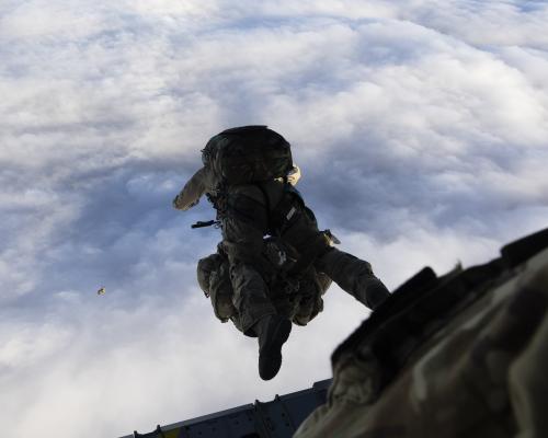 British Paratroopers Daring Rescue Mission on Tristan da Cunha - grandgoldman.com