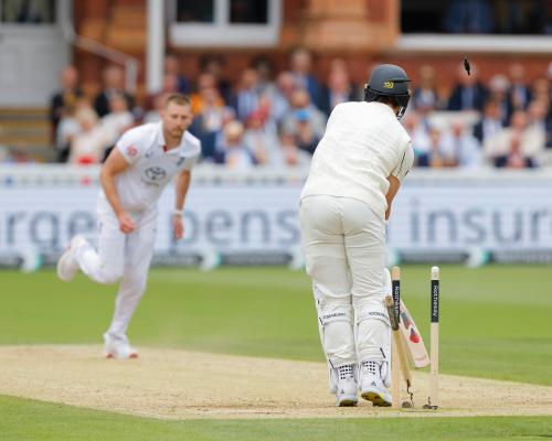 England Crush New Zealand by 115 Runs in First Test  - grandgoldman.com