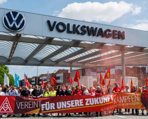 Volkswagen Crisis: EU Wake-Up Call on China Trade Threat