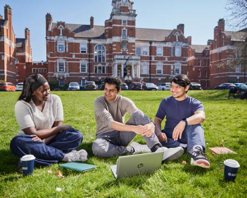 How to Make Friends at University of Greenwich Tips for Students - grandgoldman.com