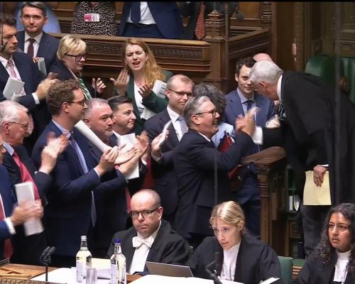 Starmer Defends Record in Emotional Final PMQs Farewell