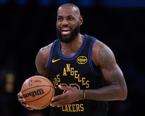 LeBron James Signs with 76ers in NBA Free Agency Blockbuster