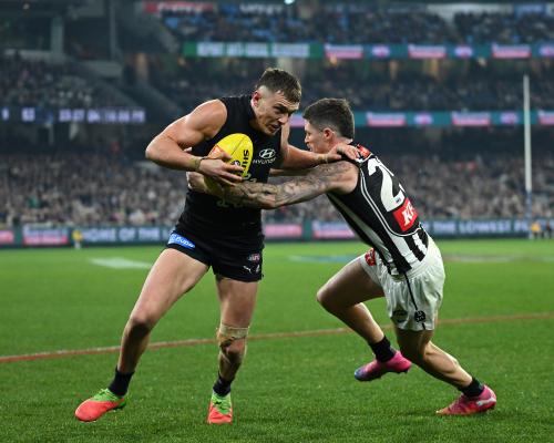 Collingwood Crush Carlton's AFL Wildcard Hopes in Dominant Win