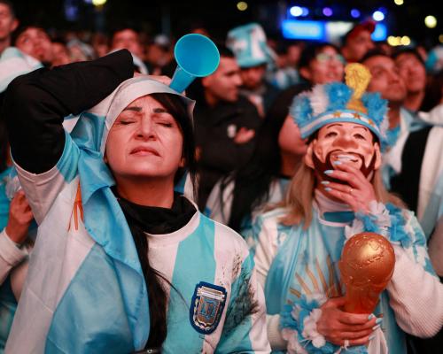 Argentina Fans Console Themselves After Messi Misses Perfect Fina