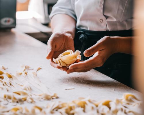 Are 'Pasta Windows' Authentic Italian or a Tourist Trap?