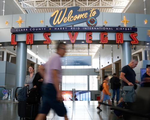 Australian Man Detained by ICE in Los Angeles After Visa Overstay
