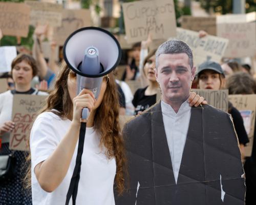 Zelenskyy Under Pressure to Reinstate Sacked Defence Minister