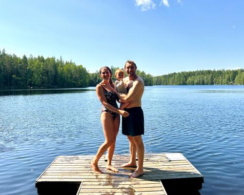 5 Writers Share Their Most Memorable Family Holidays - grandgoldman.com