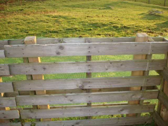 Closures to Place a Fence or Wall Around the House - grandgoldman.com