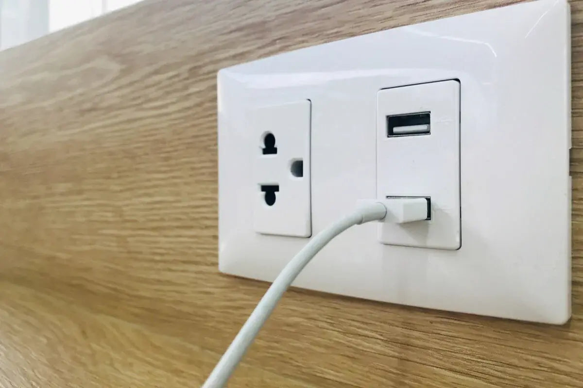 How to install plugs with USB ports: safe and practical guide - grandgoldman.com