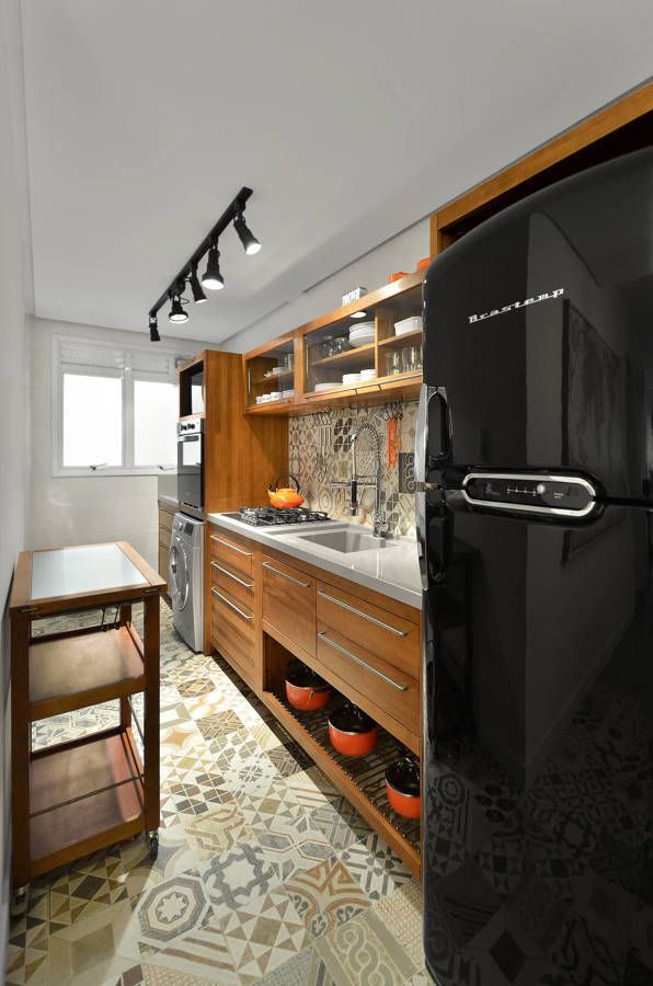 Ideas on How to Take Advantage of a Narrow Kitchen (with Small Space) at Home! - grandgoldman.com