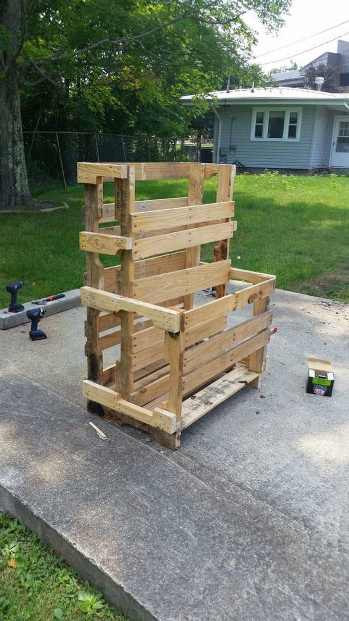 Build a Portable Wooden Rack for Efficient Storage - grandgoldman.com